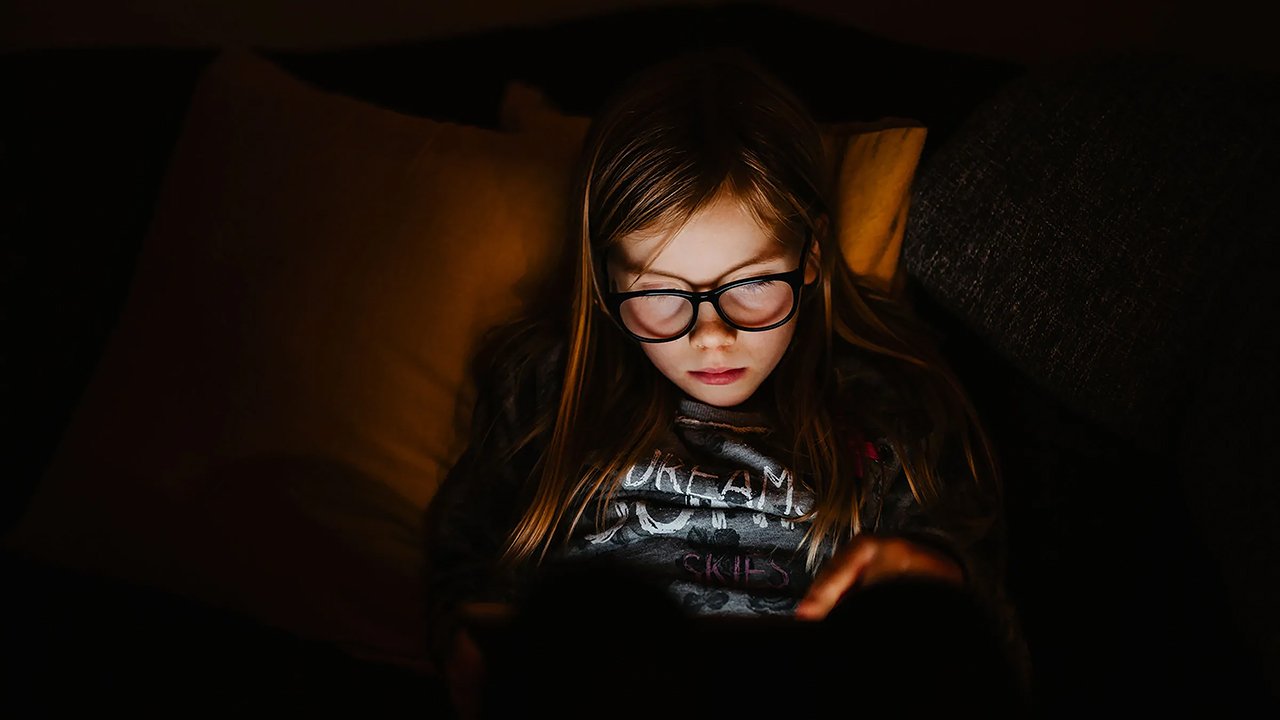 Is Your Child’s Phone Safe? 5 Reasons Why Msafely Should Be Your Answer